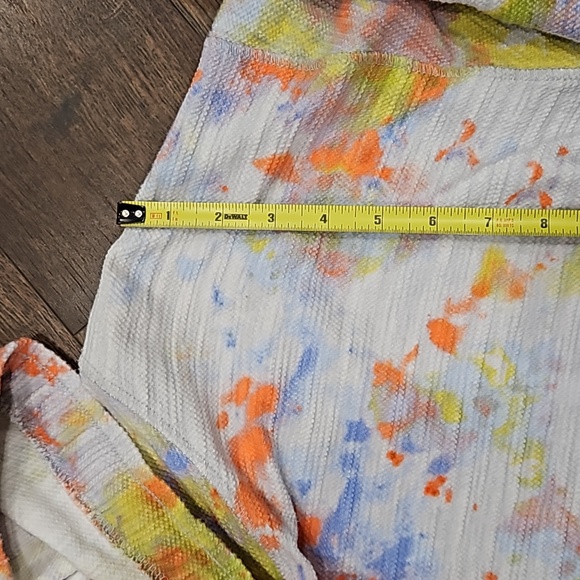 Free People  Thinking about you  Tie dye cropped hoodie. - Picture 11 of 13